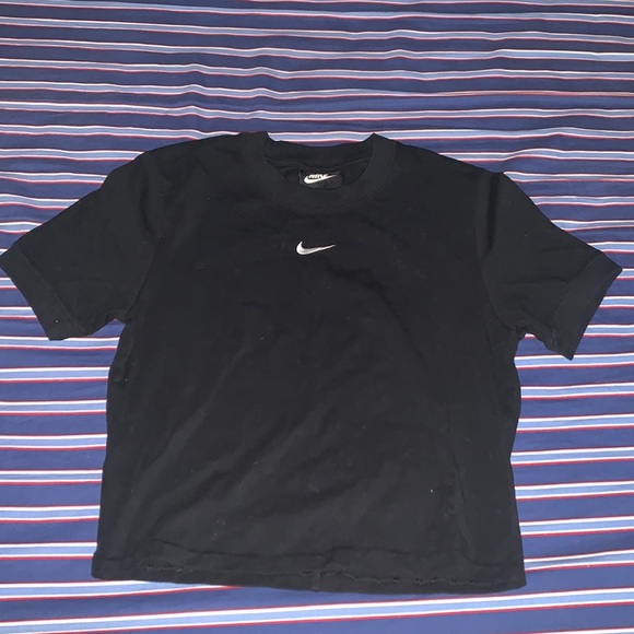 Nike Cropped Logo Tee - Picture 1 of 2